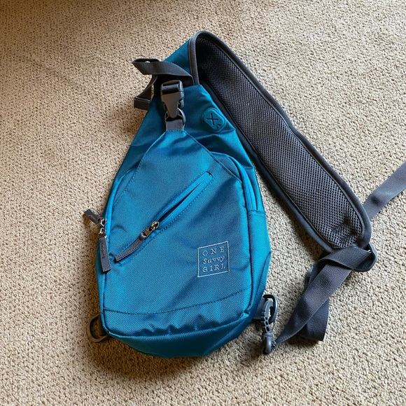 One Savvy Girl cross body bag. Wear it in front or back. - Picture 7 of 9